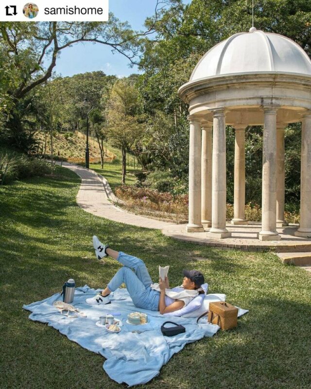 在山頂花園的西式建築和翠綠草原包圍下看書和野餐，絕對是文青的浪漫!