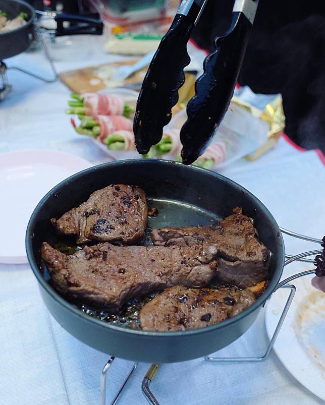 露營食譜 雜扒拼盤(香煎雞扒、西冷扒)